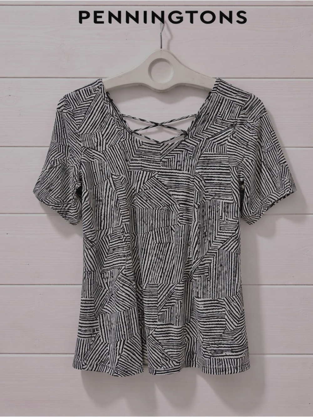 Black & White Graphic Puff Sleeve Top – PENN. (Penningtons) – Size X